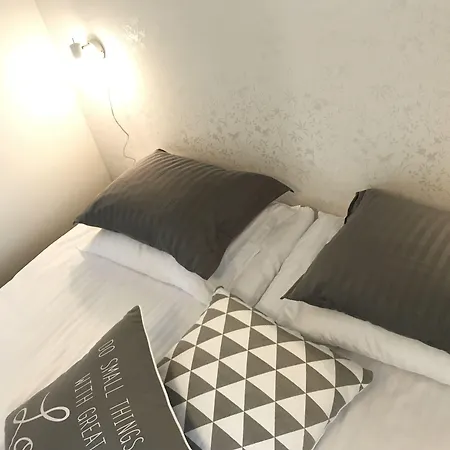 The Harbour Apartment *